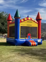 Classic Bounce House (B1321)